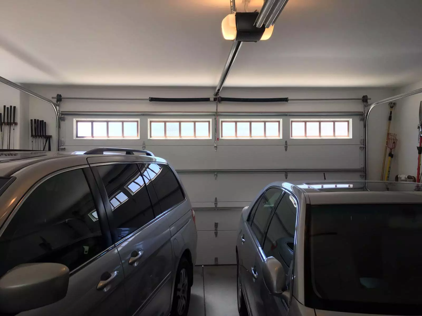 Troubleshooting Garage Door Opener Issues: Expert Tips for Repairing and Restoring Functionality garage-door-opener-repair-Petersburg
